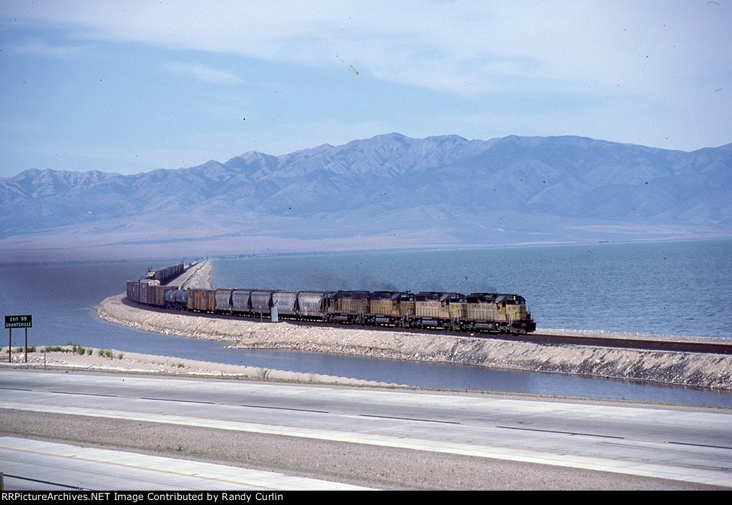 UP 3764 East at Lake Point